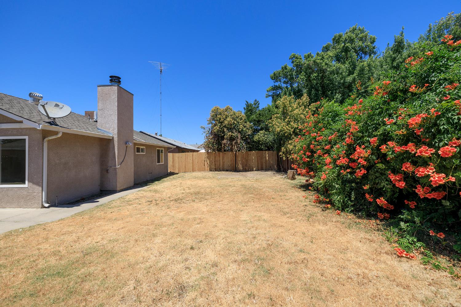 Detail Gallery Image 38 of 42 For 2020 Preston Ln, Modesto,  CA 95355 - 3 Beds | 2 Baths