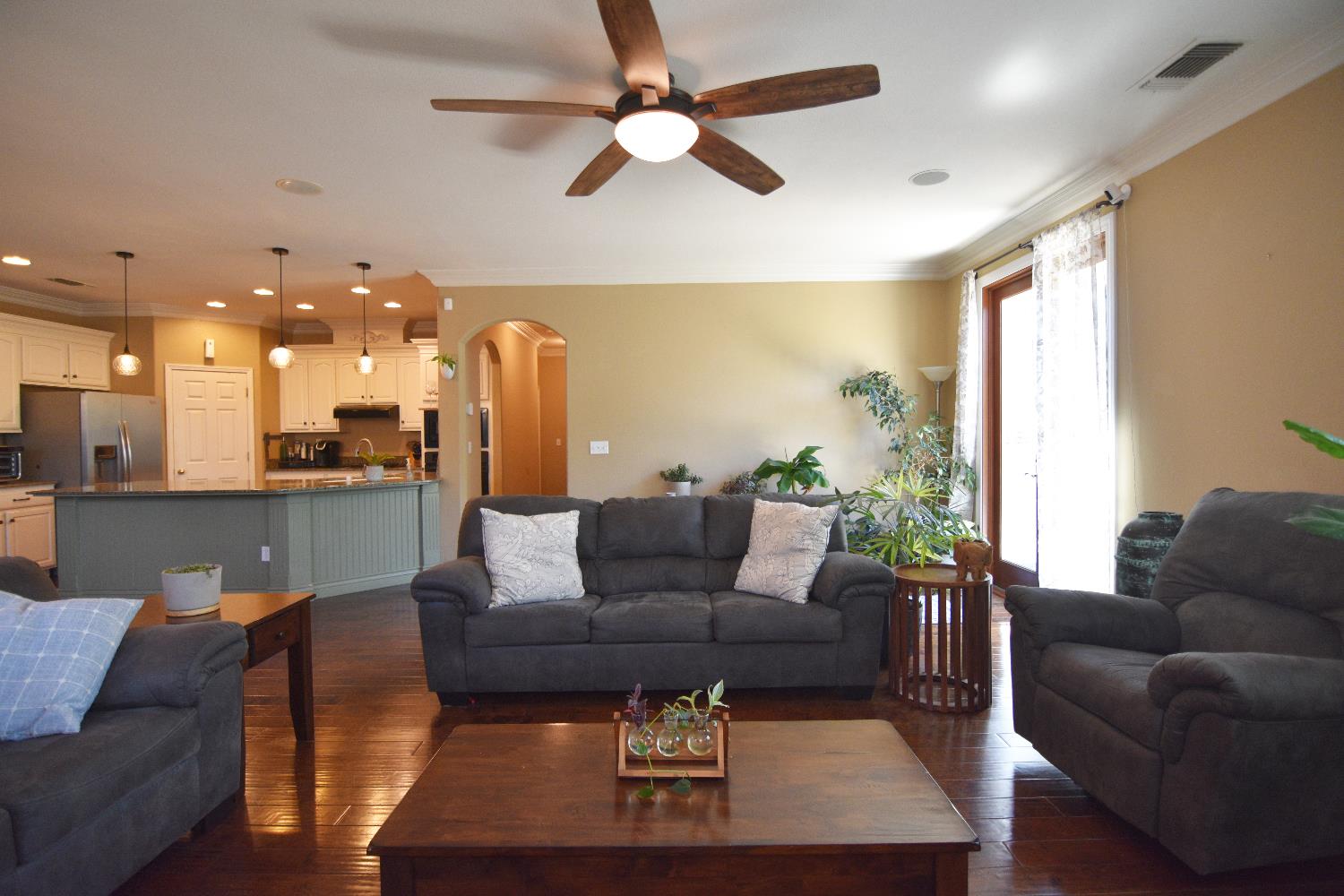 Detail Gallery Image 29 of 54 For 13702 Channel Ln, Waterford,  CA 95386 - 4 Beds | 3 Baths