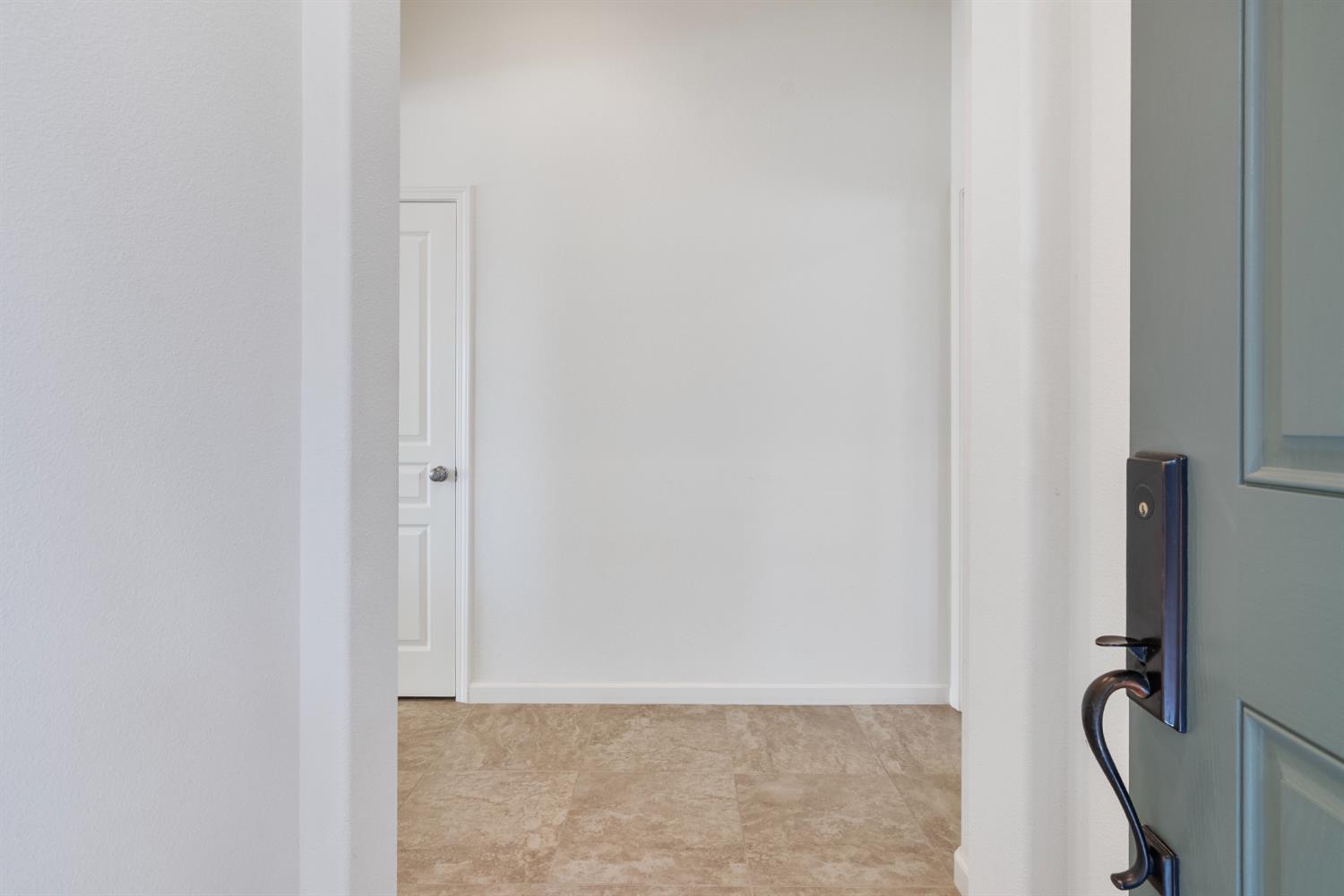 Detail Gallery Image 5 of 40 For 1149 Bellflower Way, Los Banos,  CA 93635 - 4 Beds | 2 Baths