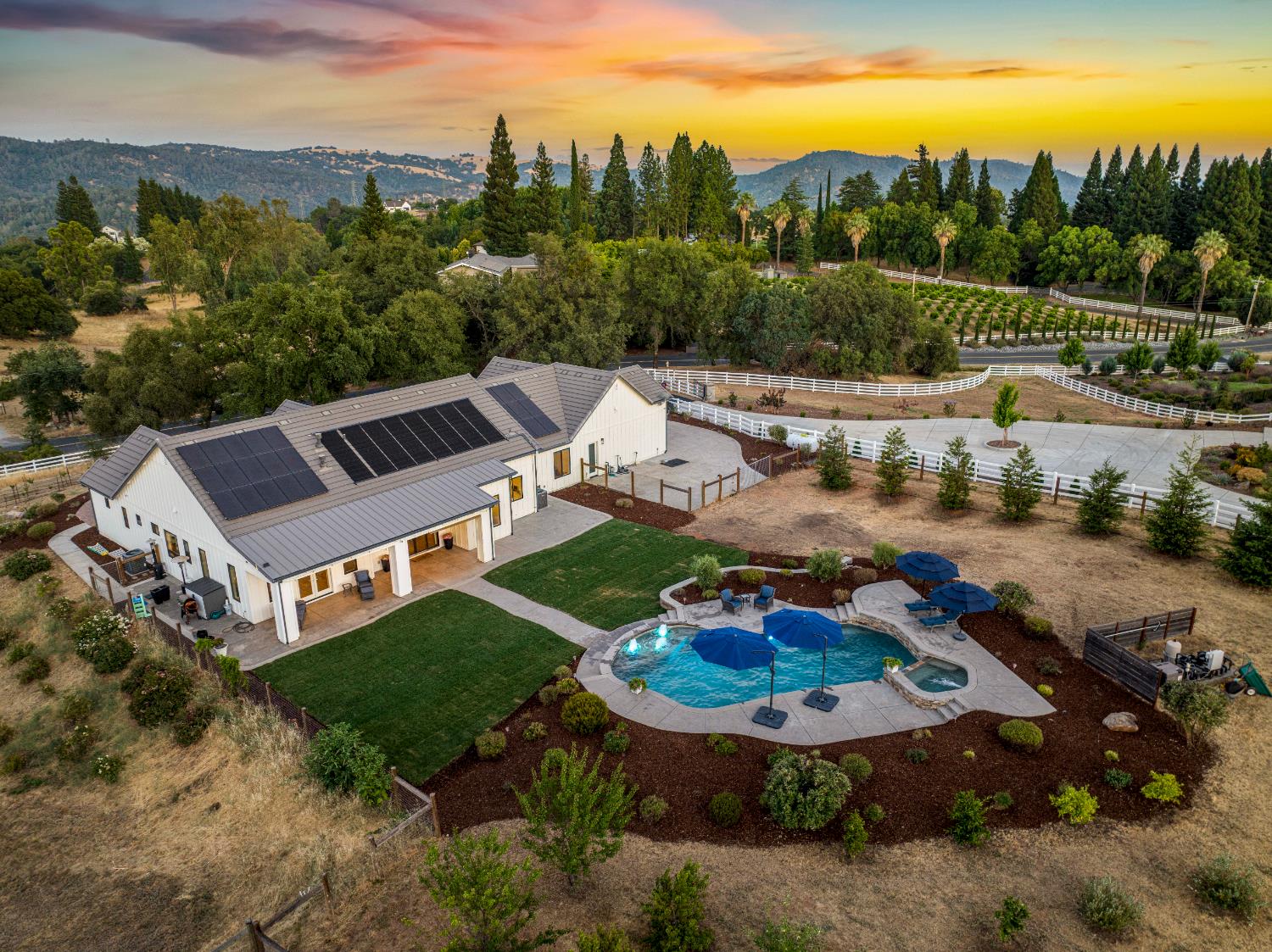 Detail Gallery Image 7 of 80 For 3050 Rattlesnake Rd, Newcastle,  CA 95658 - 5 Beds | 3/1 Baths