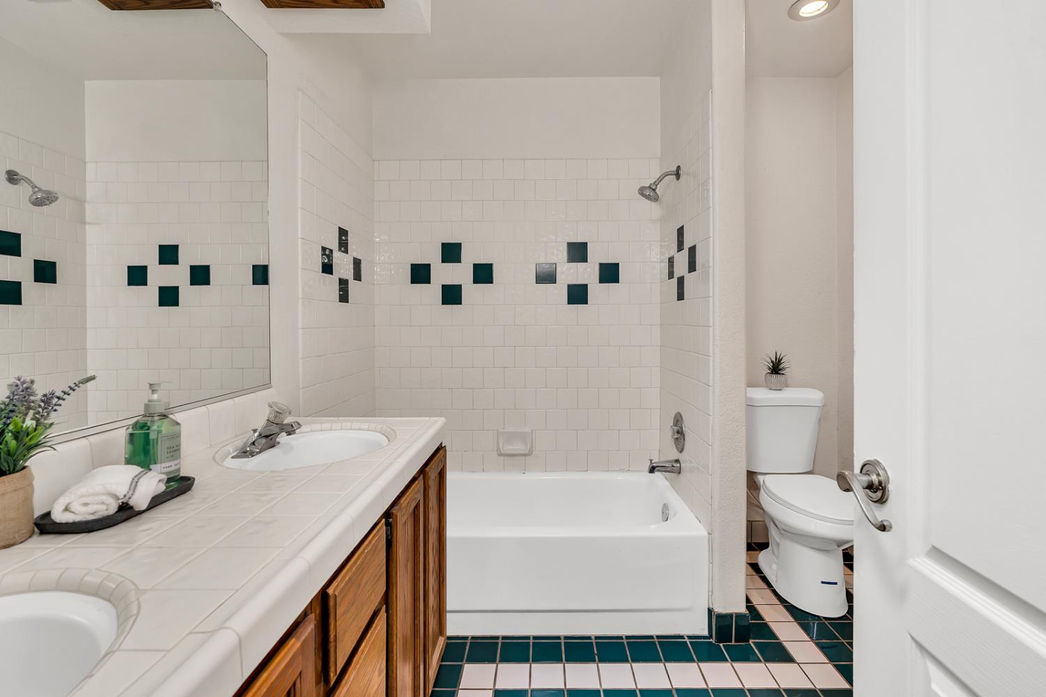 Detail Gallery Image 31 of 71 For 934 Neal St, Los Banos,  CA 93635 - 4 Beds | 2 Baths
