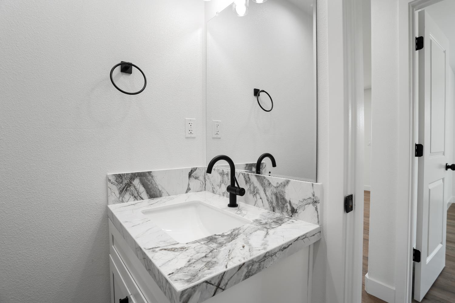 Detail Gallery Image 15 of 27 For 537 Palm Ave, Lodi,  CA 95240 - 4 Beds | 2 Baths