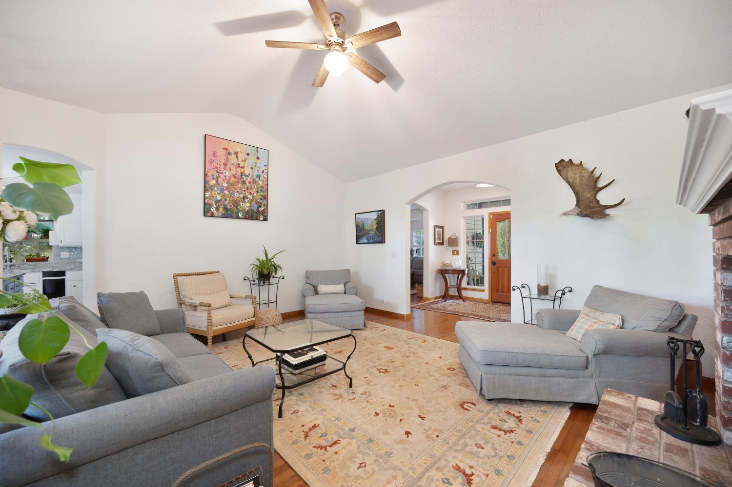 Detail Gallery Image 15 of 93 For 3505 Manzana Ct, Camino,  CA 95709 - 4 Beds | 2 Baths
