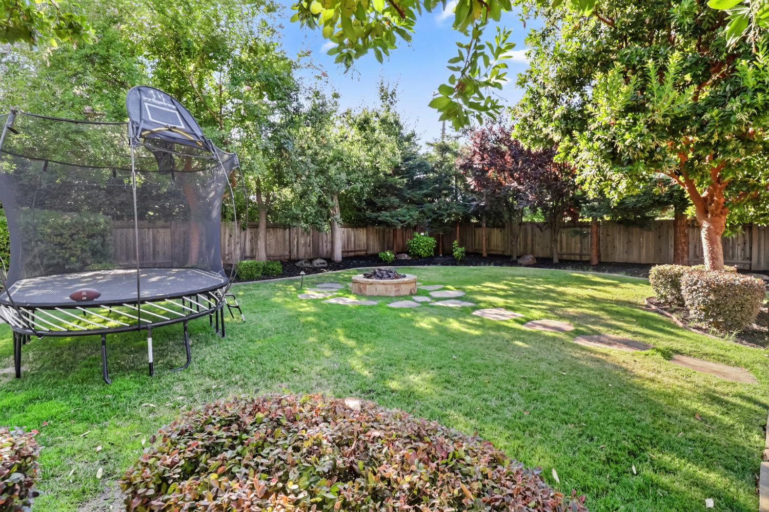 Detail Gallery Image 52 of 62 For 551 Thornley Way, Sacramento,  CA 95864 - 4 Beds | 2/1 Baths