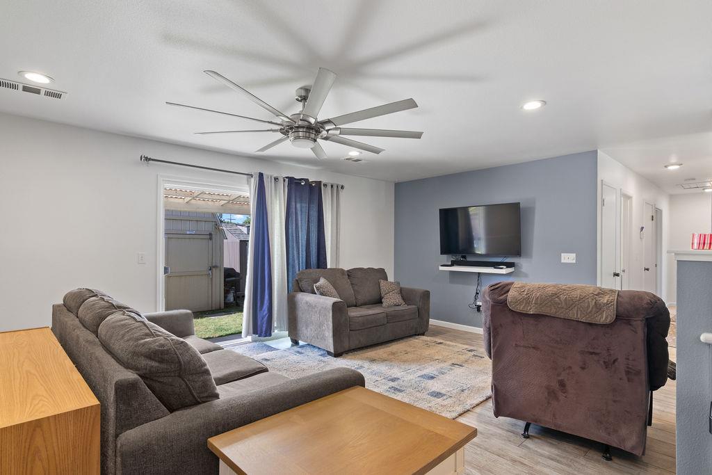 Detail Gallery Image 12 of 30 For 1904 Hunt Ave, Modesto,  CA 95350 - 3 Beds | 2 Baths