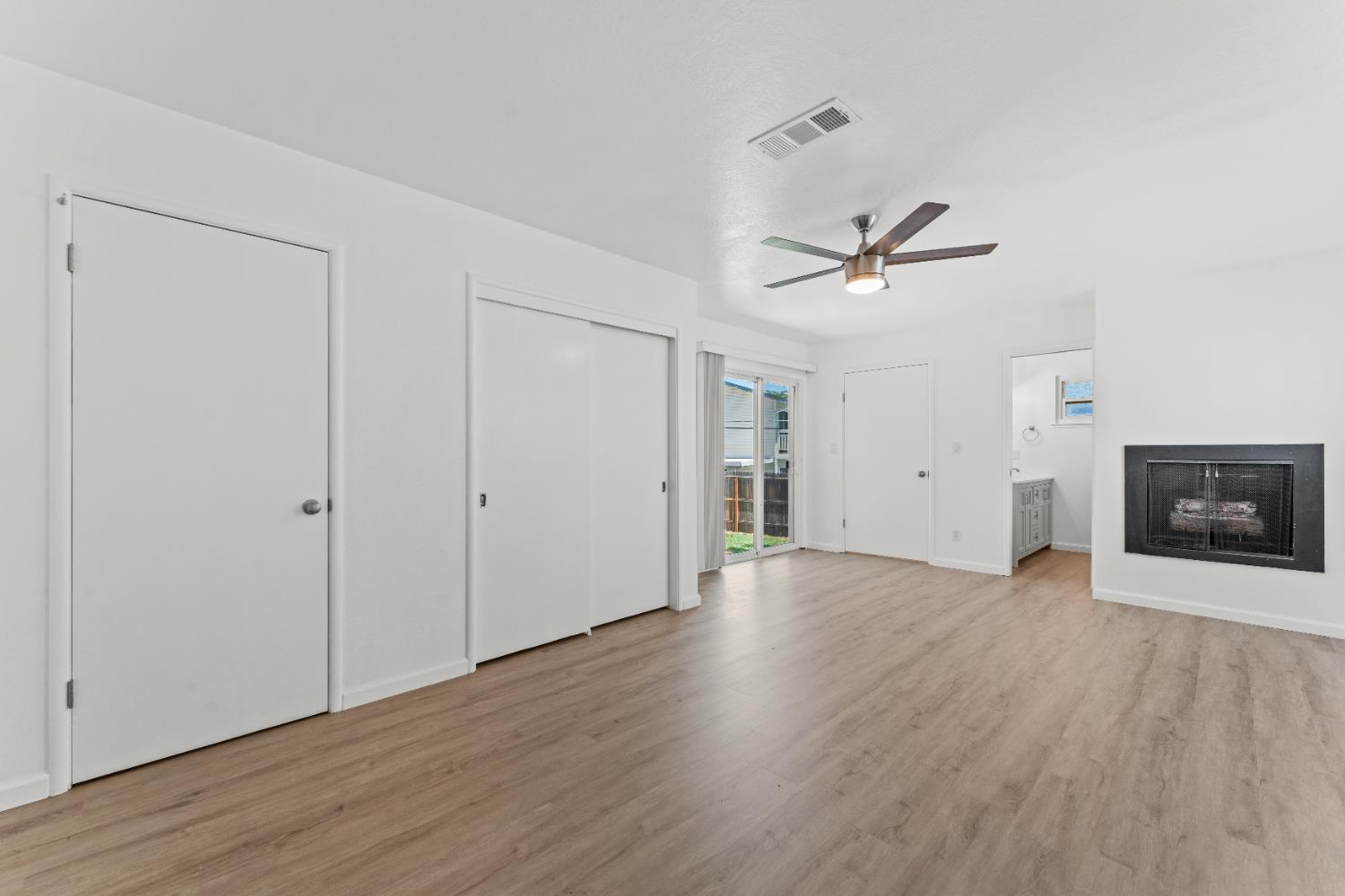 Detail Gallery Image 14 of 33 For 6036 Ellerslee Dr, Carmichael,  CA 95608 - 3 Beds | 2 Baths