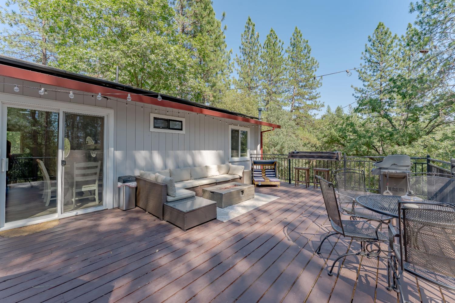 Detail Gallery Image 34 of 68 For 3980 Donner Trl, Placerville,  CA 95667 - 3 Beds | 2 Baths