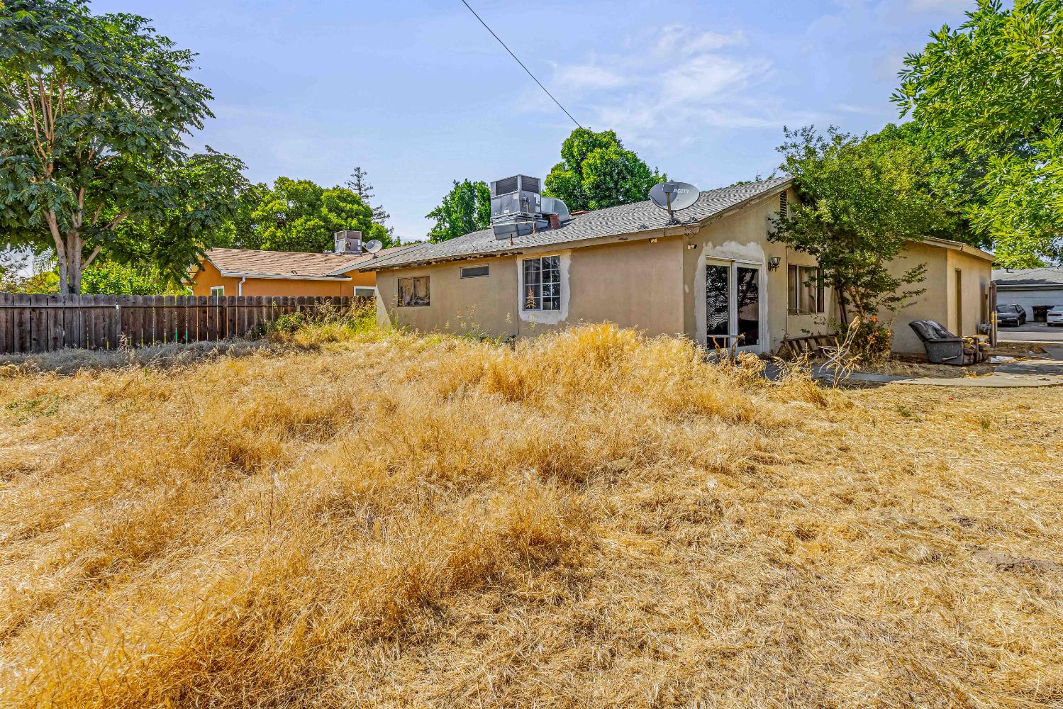 Detail Gallery Image 4 of 8 For 1120 Petaluma Dr, Modesto,  CA 95351 - 3 Beds | 1 Baths