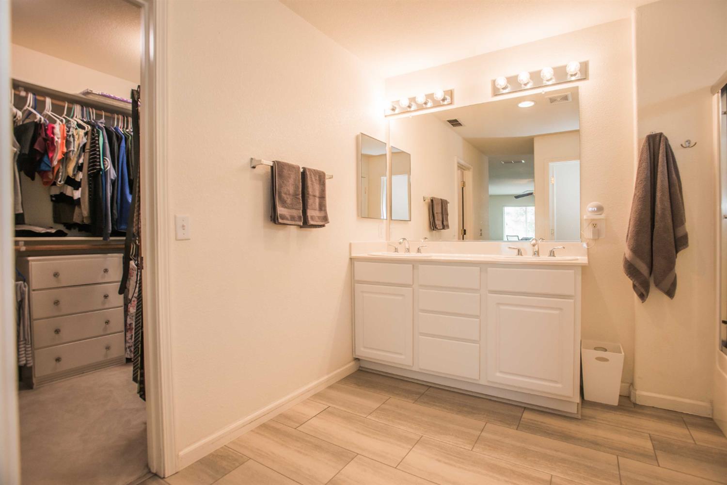 Detail Gallery Image 40 of 68 For 2210 Arnold Dr, Rocklin,  CA 95765 - 4 Beds | 2/1 Baths
