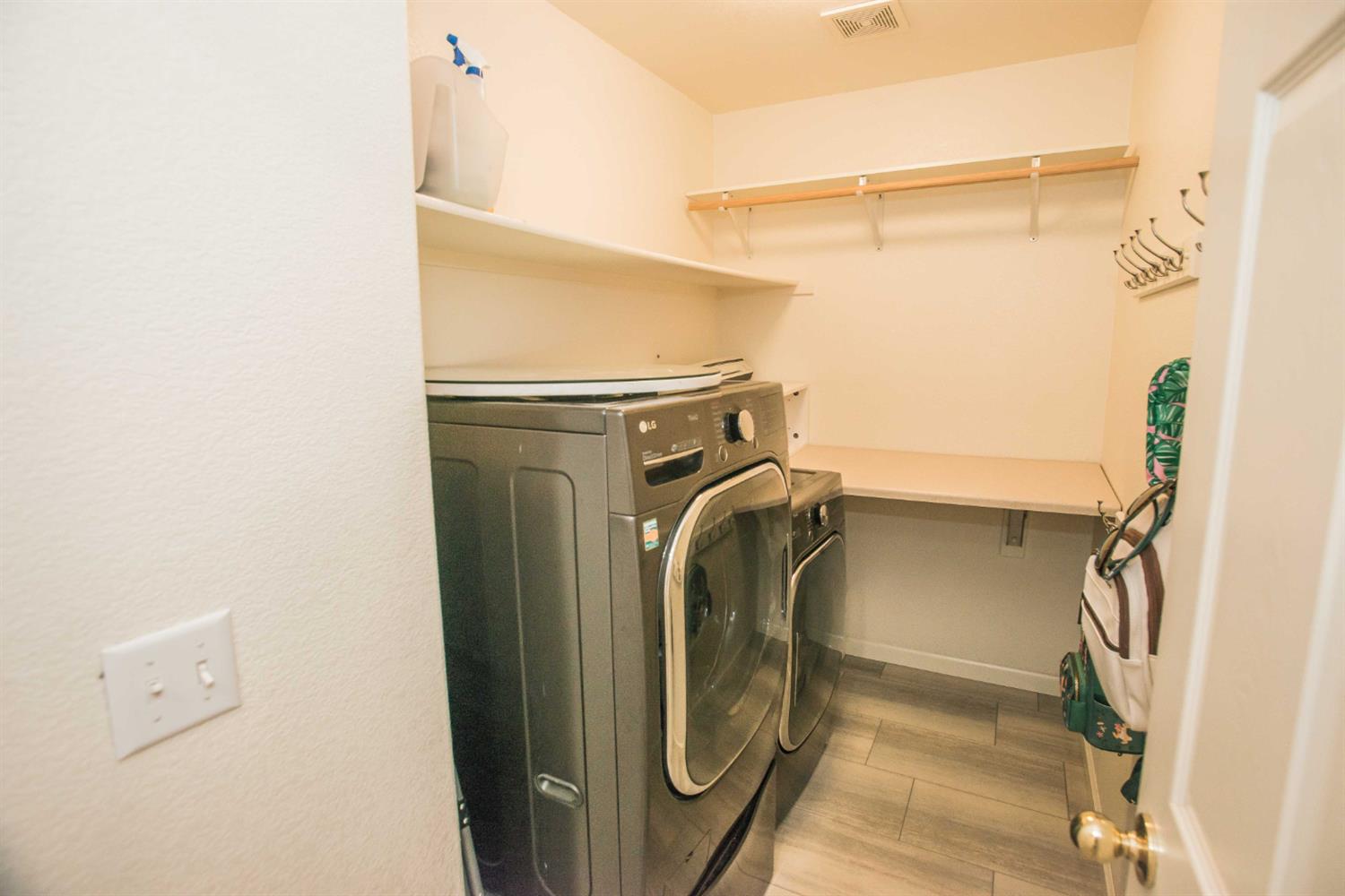 Detail Gallery Image 23 of 68 For 2210 Arnold Dr, Rocklin,  CA 95765 - 4 Beds | 2/1 Baths
