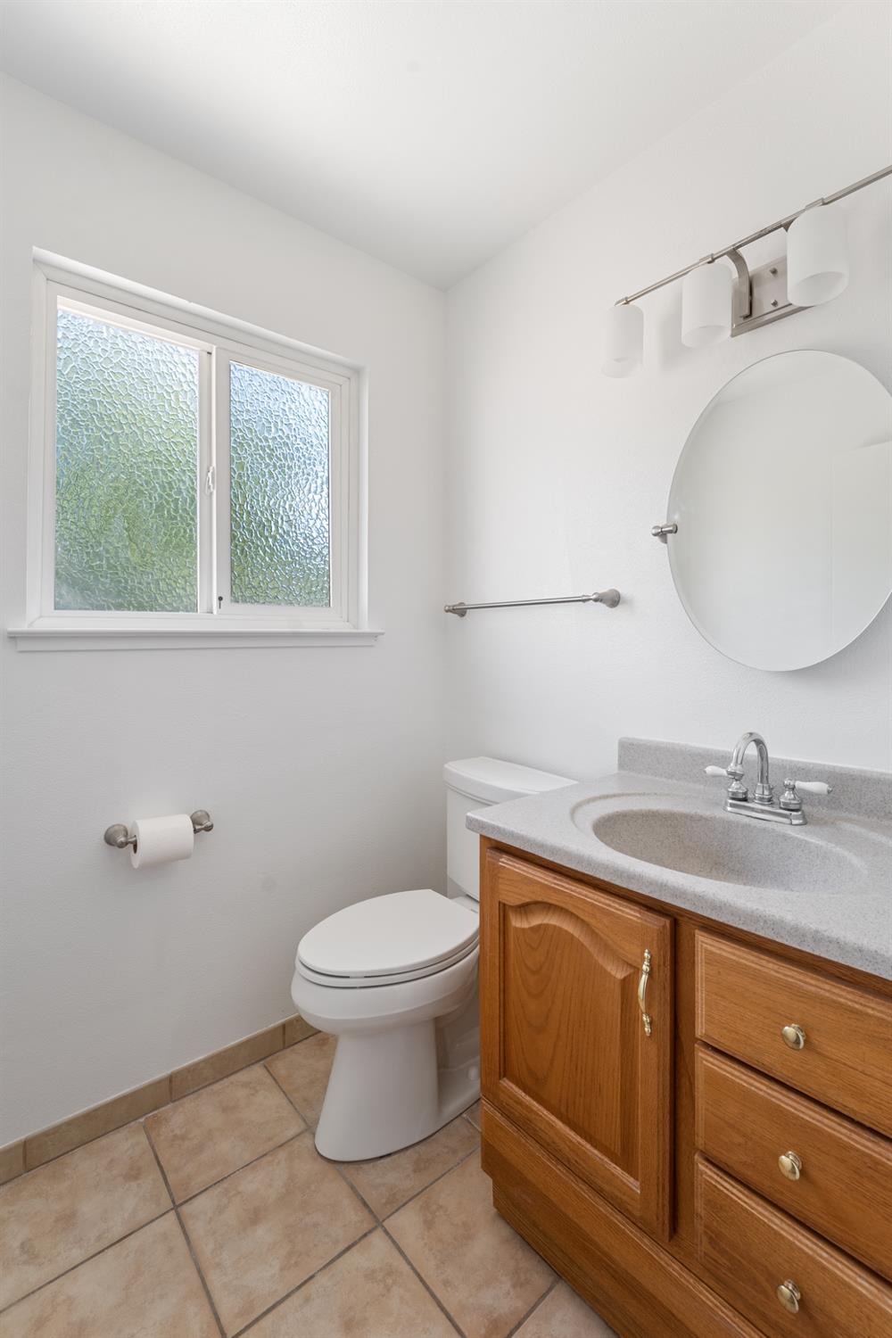 Detail Gallery Image 9 of 25 For 4509 Olivegate Dr, Fair Oaks,  CA 95628 - 4 Beds | 2/1 Baths
