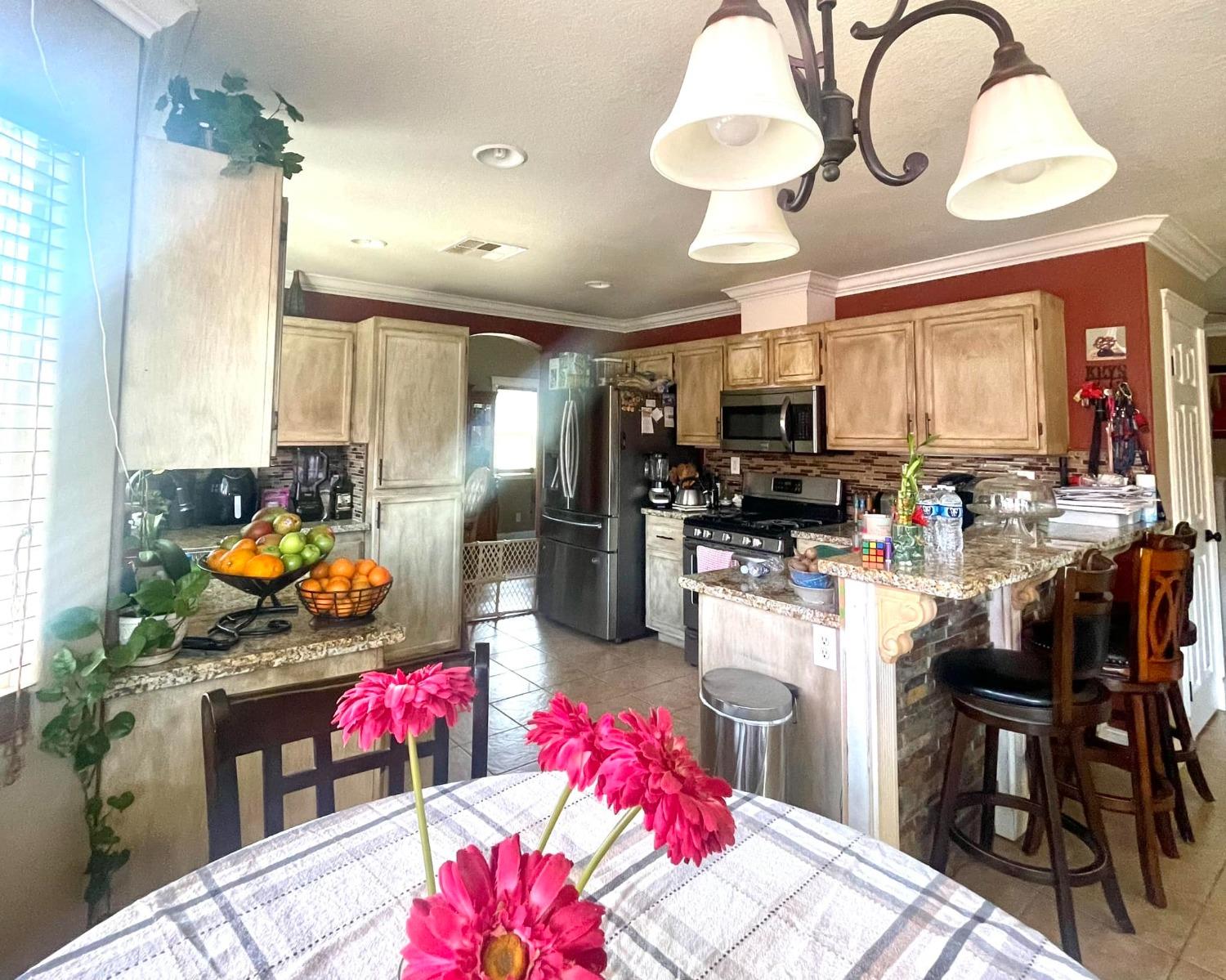 Detail Gallery Image 11 of 42 For 1812 San Jose Ave, Wasco,  CA 93280 - 4 Beds | 3 Baths