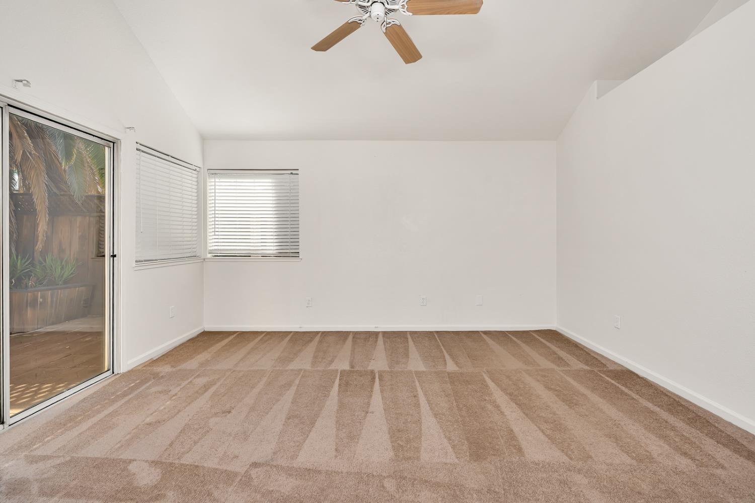 Detail Gallery Image 42 of 71 For 934 Neal St, Los Banos,  CA 93635 - 4 Beds | 2 Baths
