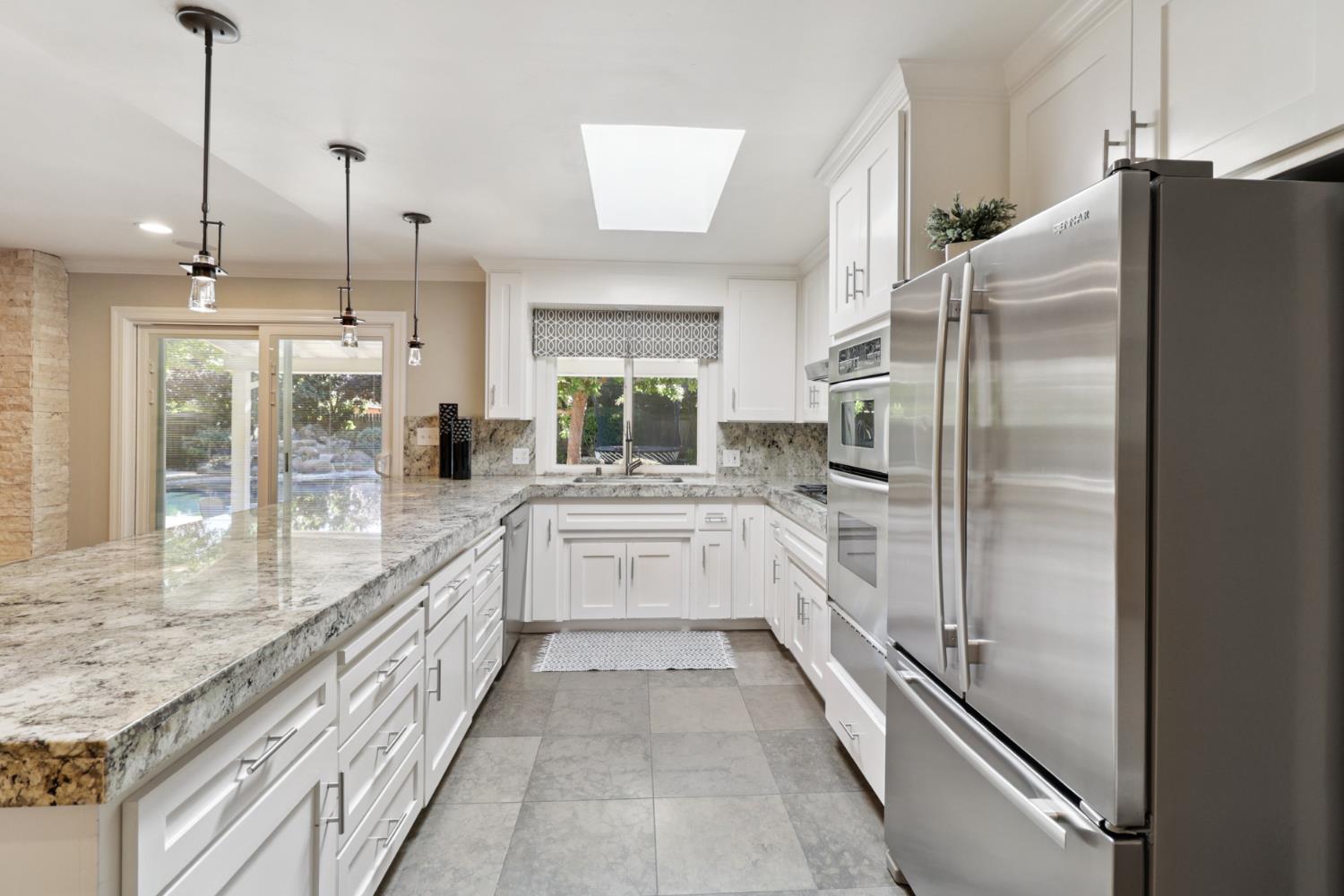 Detail Gallery Image 18 of 62 For 551 Thornley Way, Sacramento,  CA 95864 - 4 Beds | 2/1 Baths