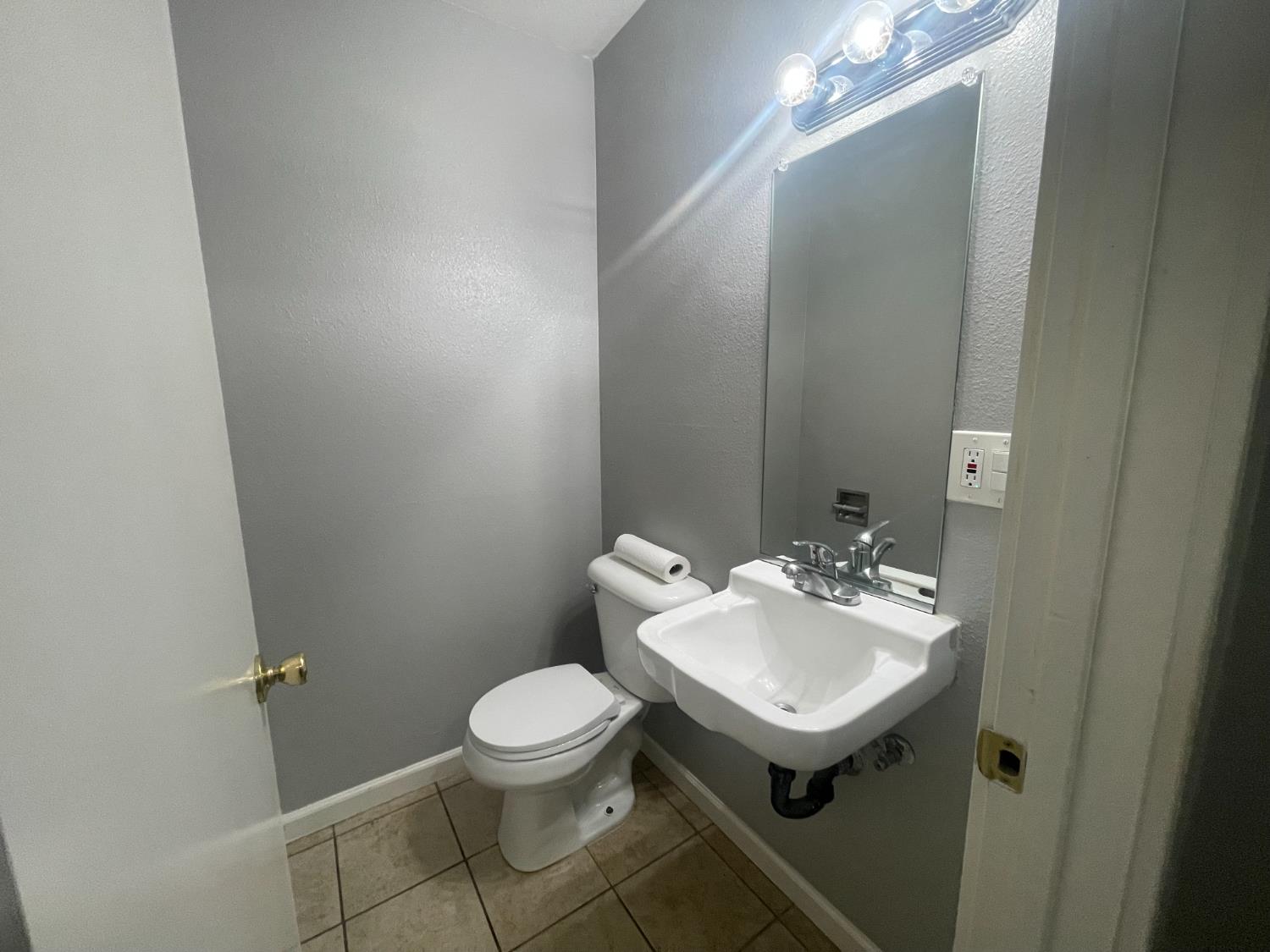 Detail Gallery Image 9 of 17 For 810 W 1st Ave, Chico,  CA 95926 - – Beds | – Baths