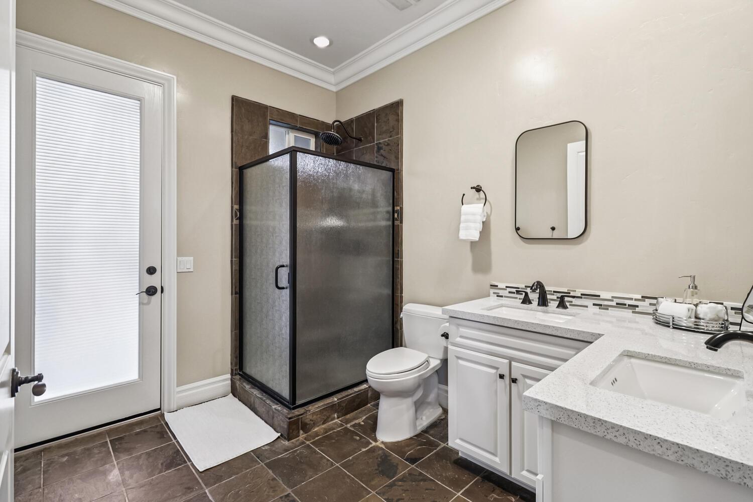 Detail Gallery Image 41 of 72 For 4900 Saint Augustine Dr, Elk Grove,  CA 95758 - 4 Beds | 4 Baths