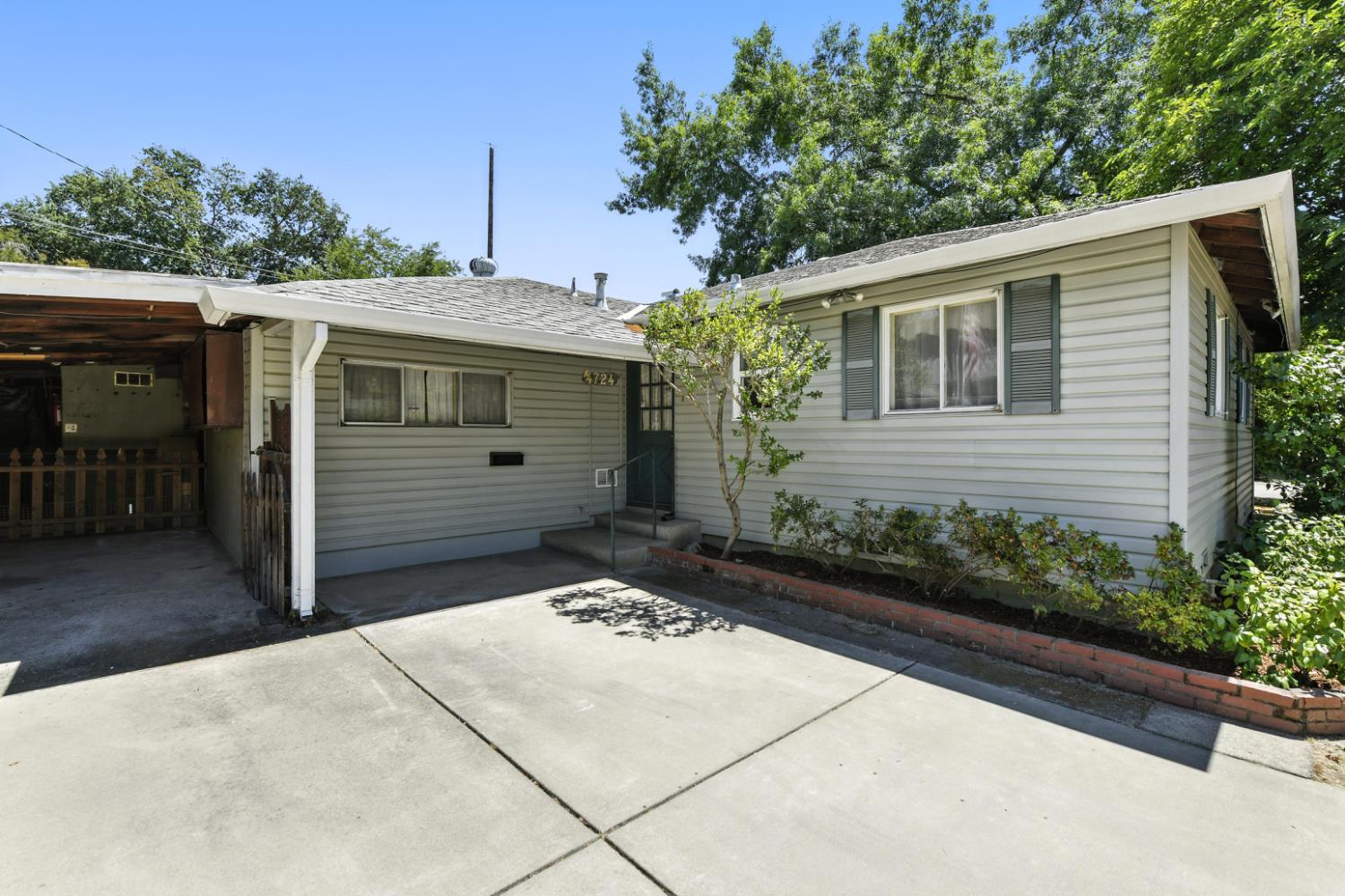 Detail Gallery Image 4 of 37 For 4724 Isabella Ave, Fair Oaks,  CA 95628 - 4 Beds | 2 Baths
