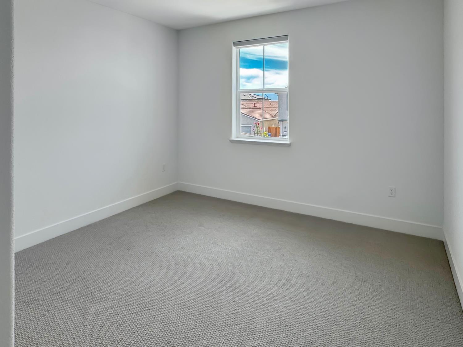 Detail Gallery Image 15 of 18 For 3279 Orso Grande St, Manteca,  CA 95337 - 5 Beds | 3/1 Baths
