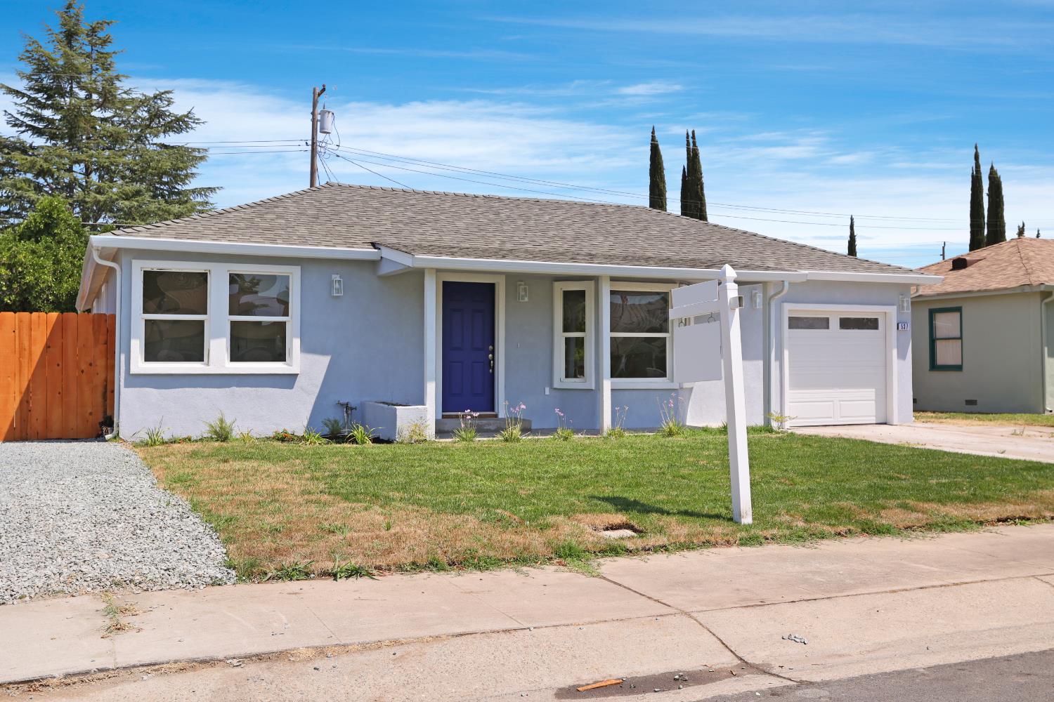 Detail Gallery Image 3 of 27 For 537 Palm Ave, Lodi,  CA 95240 - 4 Beds | 2 Baths