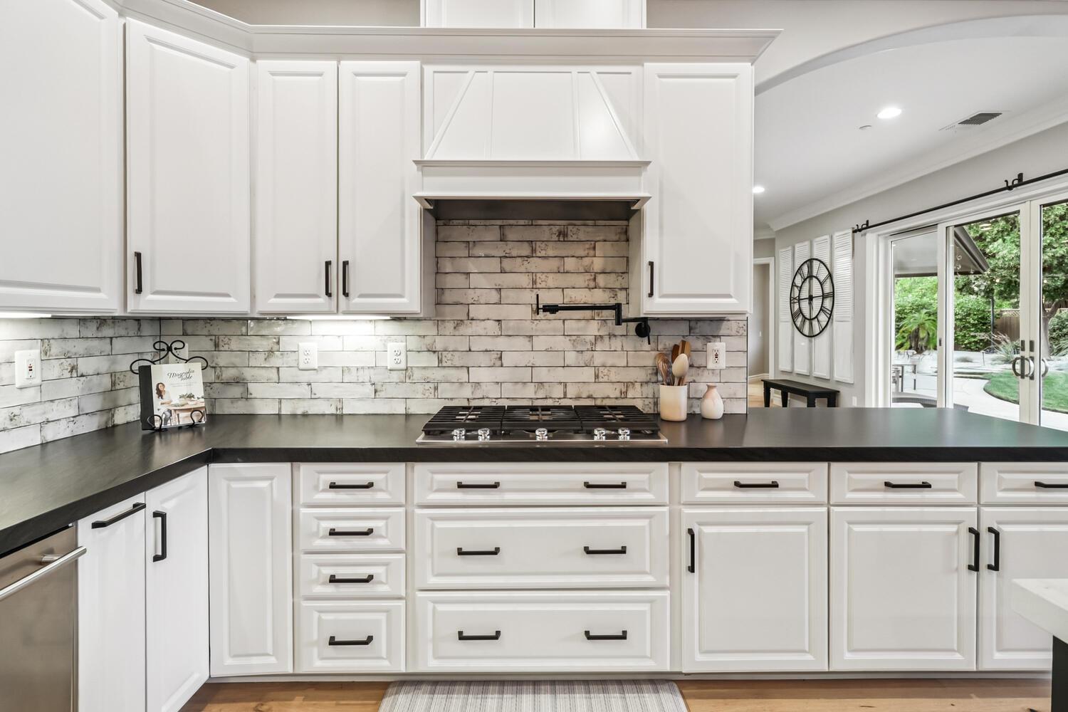 Detail Gallery Image 21 of 72 For 4900 Saint Augustine Dr, Elk Grove,  CA 95758 - 4 Beds | 4 Baths