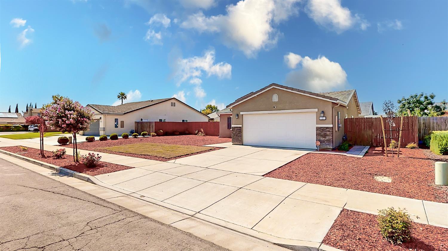 Detail Gallery Image 2 of 44 For 131 Sterling St, Los Banos,  CA 93635 - 3 Beds | 2 Baths
