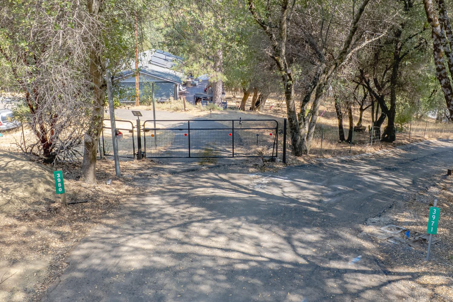 Detail Gallery Image 2 of 68 For 3980 Donner Trl, Placerville,  CA 95667 - 3 Beds | 2 Baths