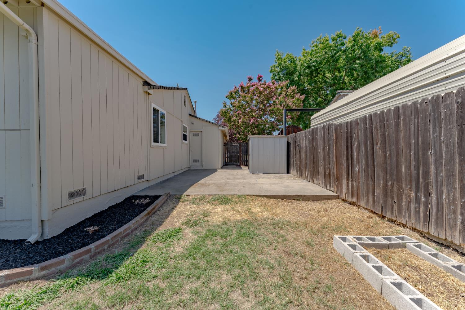 Detail Gallery Image 26 of 33 For 6036 Ellerslee Dr, Carmichael,  CA 95608 - 3 Beds | 2 Baths