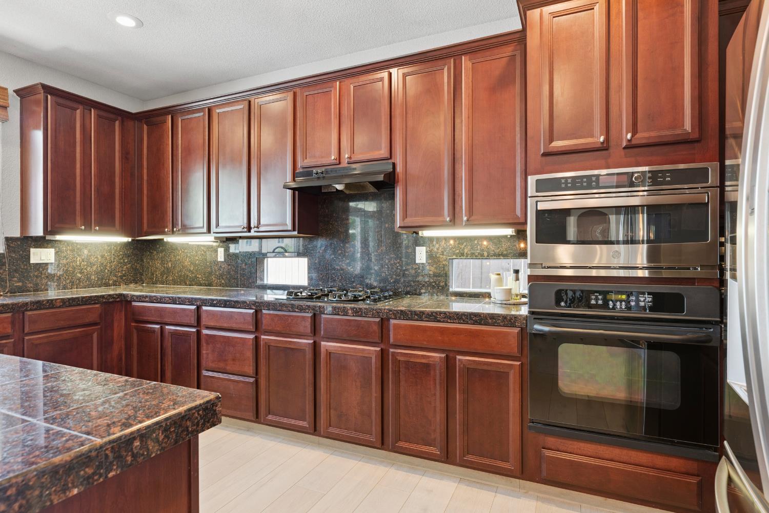 Detail Gallery Image 24 of 67 For 3021 Edgeview Dr, Modesto,  CA 95355 - 5 Beds | 3/1 Baths