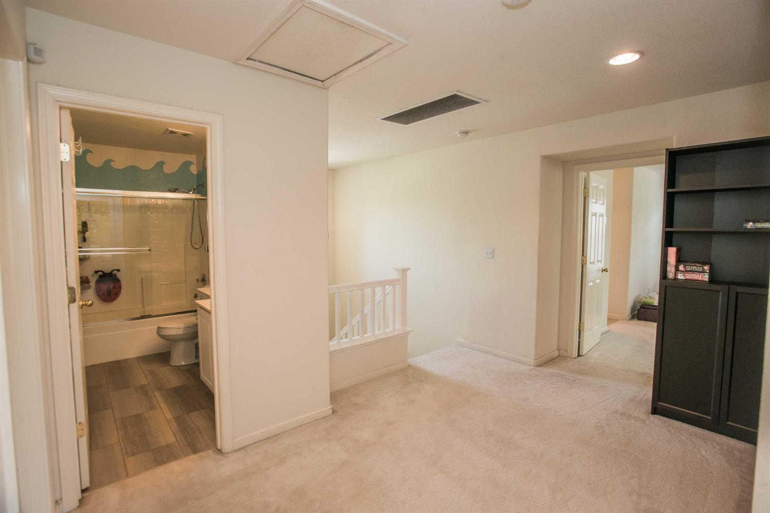 Detail Gallery Image 33 of 68 For 2210 Arnold Dr, Rocklin,  CA 95765 - 4 Beds | 2/1 Baths