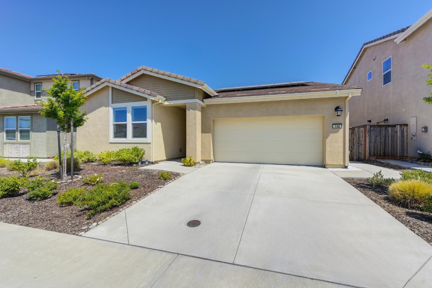 Detail Gallery Image 2 of 32 For 140 Tortosa Ct, Lincoln,  CA 95648 - 4 Beds | 2 Baths