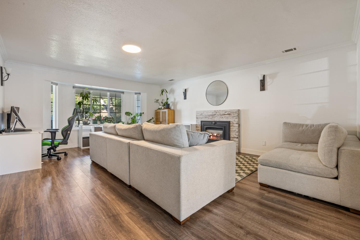 Detail Gallery Image 5 of 39 For 4008 Cromwell Cir, Modesto,  CA 95356 - 4 Beds | 2/1 Baths