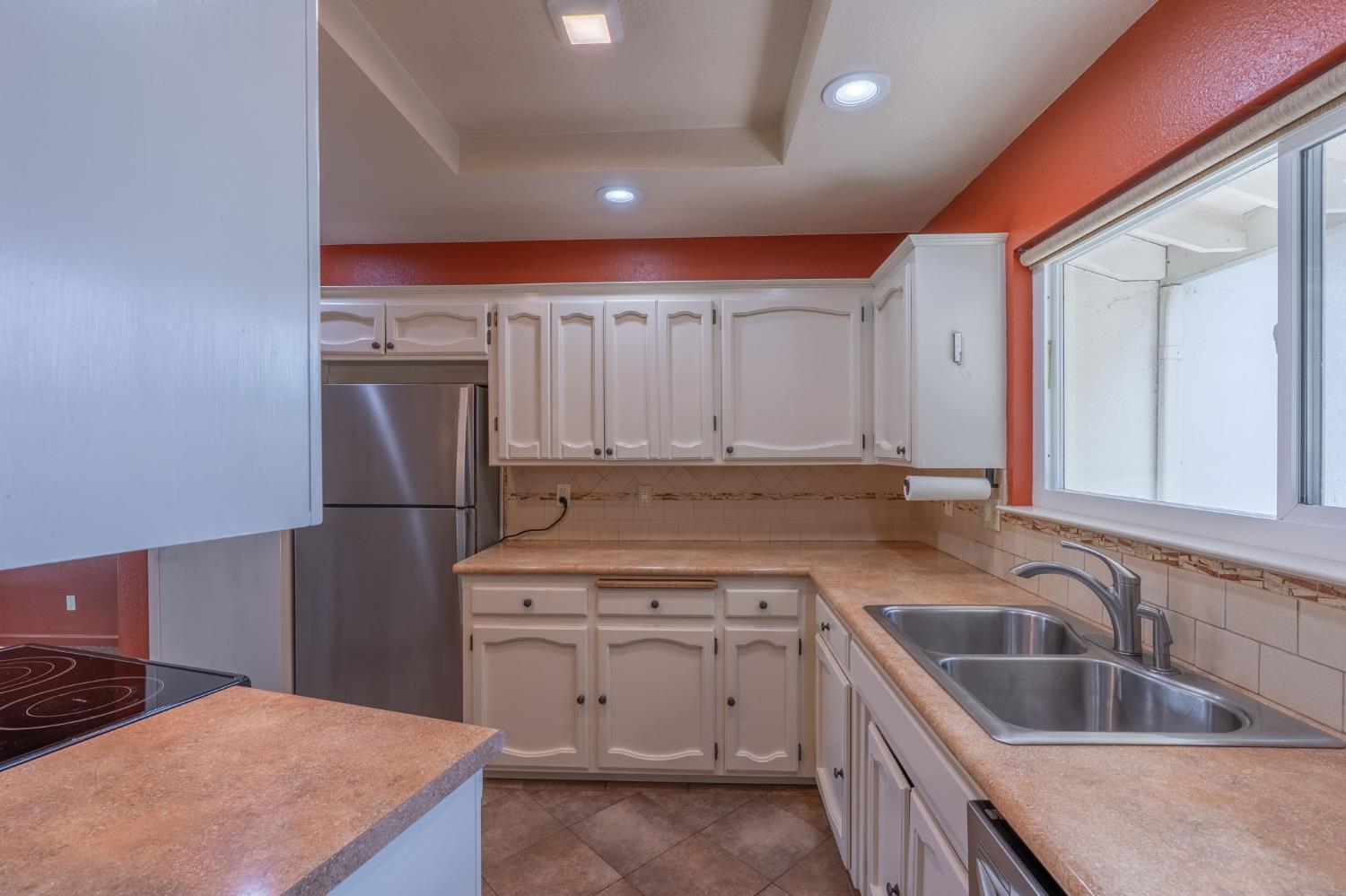 Detail Gallery Image 9 of 28 For 1113 Sonoma Ave, Modesto,  CA 95355 - 3 Beds | 2 Baths
