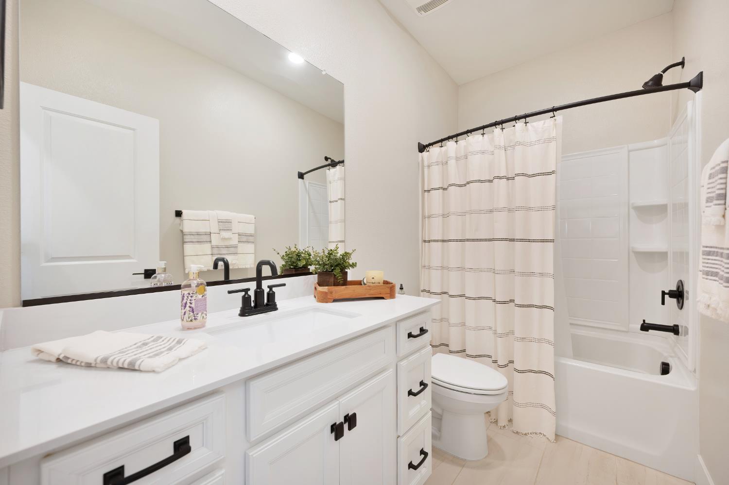 Detail Gallery Image 23 of 32 For 140 Tortosa Ct, Lincoln,  CA 95648 - 4 Beds | 2 Baths