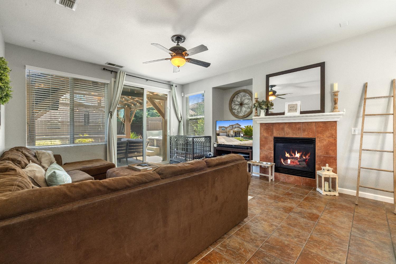 Detail Gallery Image 36 of 62 For 5422 Antique Rose Way, Riverbank,  CA 95367 - 3 Beds | 2/1 Baths