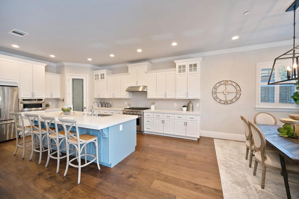 Detail Gallery Image 22 of 94 For 689 Oreno Cir, Folsom,  CA 95630 - 5 Beds | 4/1 Baths