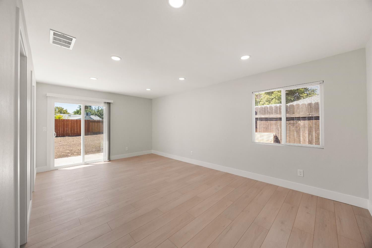 Detail Gallery Image 17 of 35 For 6237 San Martin St, North Highlands,  CA 95660 - 4 Beds | 2 Baths