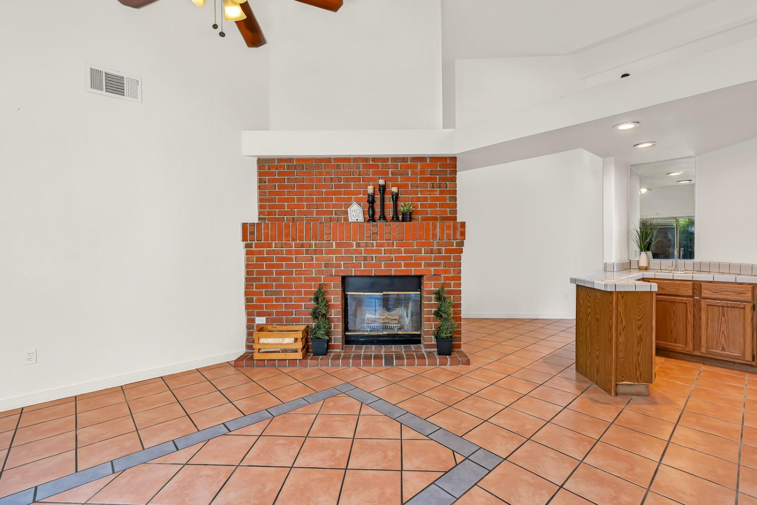 Detail Gallery Image 25 of 71 For 934 Neal St, Los Banos,  CA 93635 - 4 Beds | 2 Baths