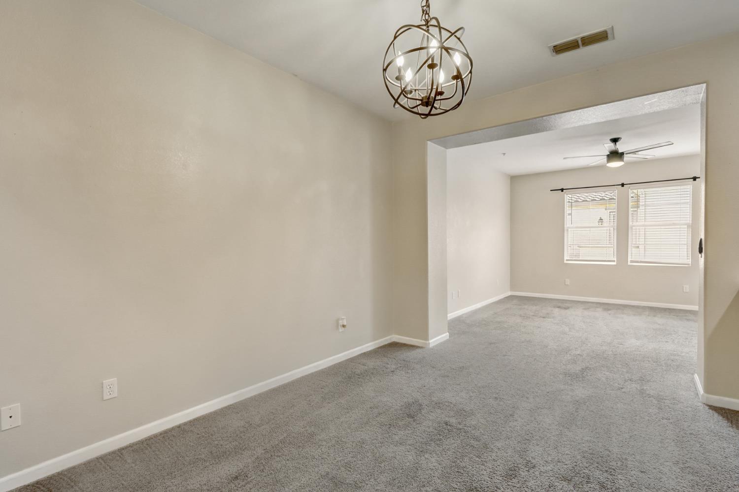 Detail Gallery Image 8 of 38 For 8444 Crystal Walk Cir #72,  Elk Grove,  CA 95758 - 2 Beds | 2 Baths