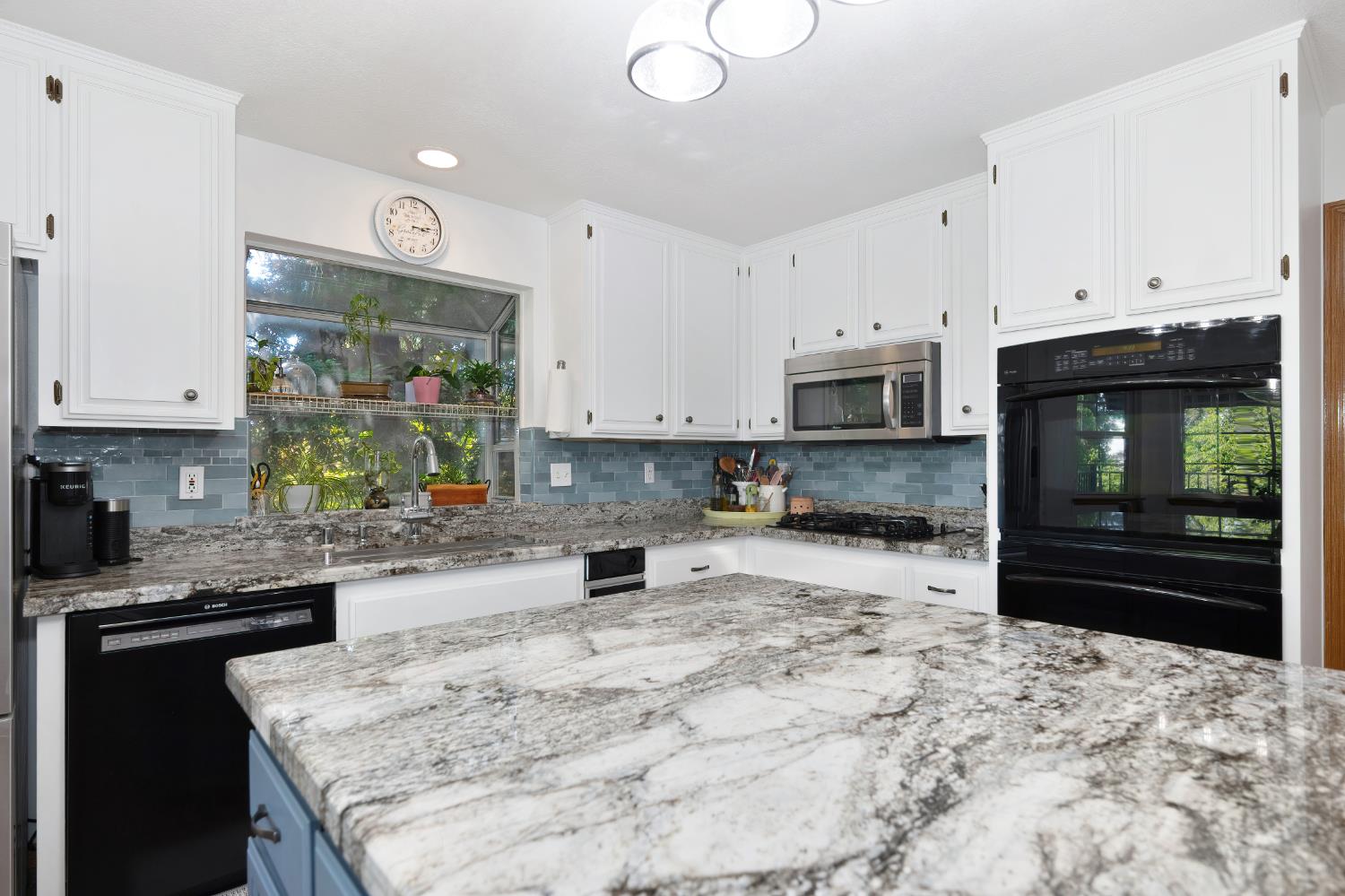 Detail Gallery Image 19 of 93 For 3505 Manzana Ct, Camino,  CA 95709 - 4 Beds | 2 Baths