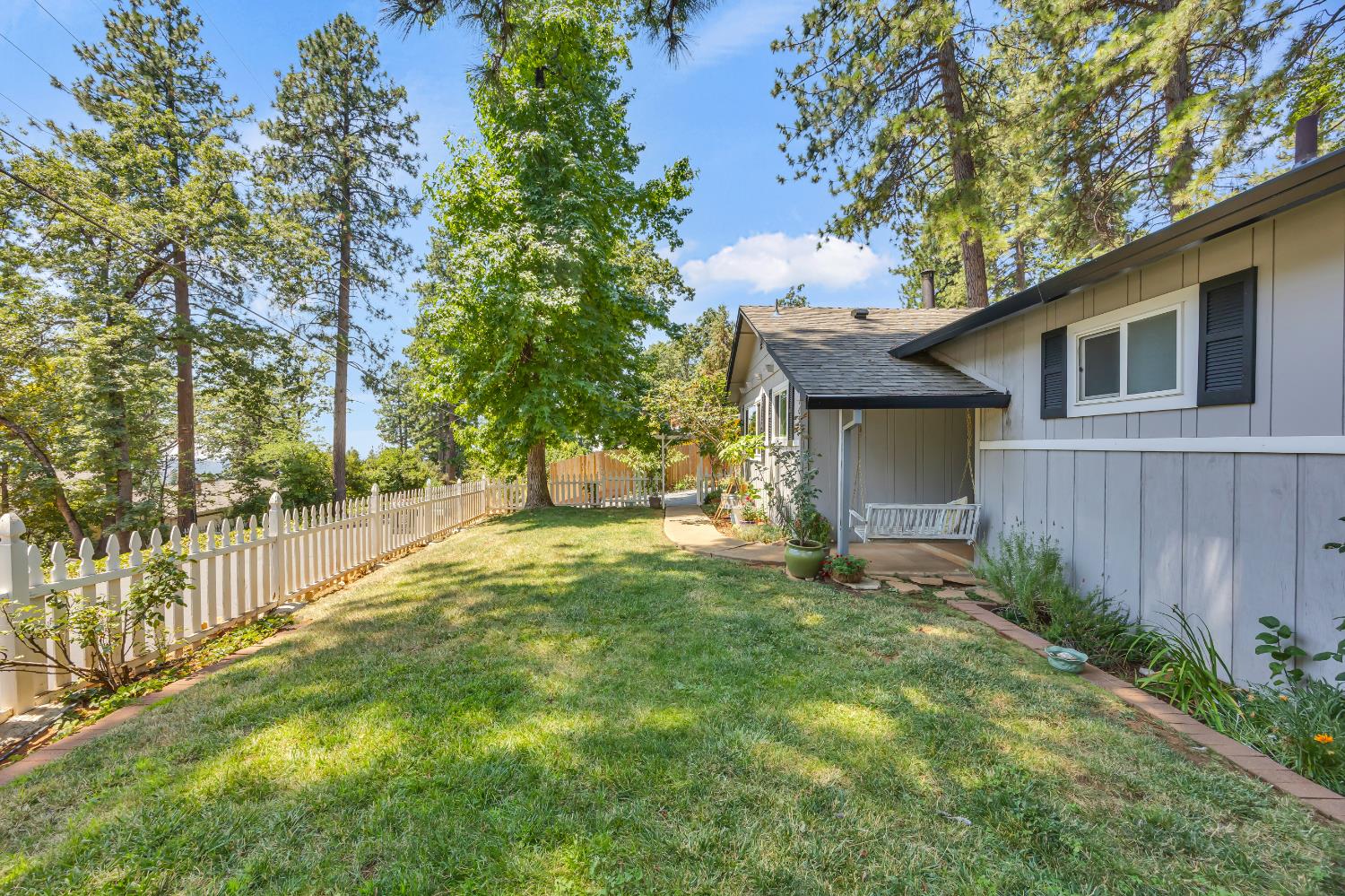 Detail Gallery Image 5 of 59 For 3975 Valley Vista Dr, Camino,  CA 95709 - 3 Beds | 2 Baths