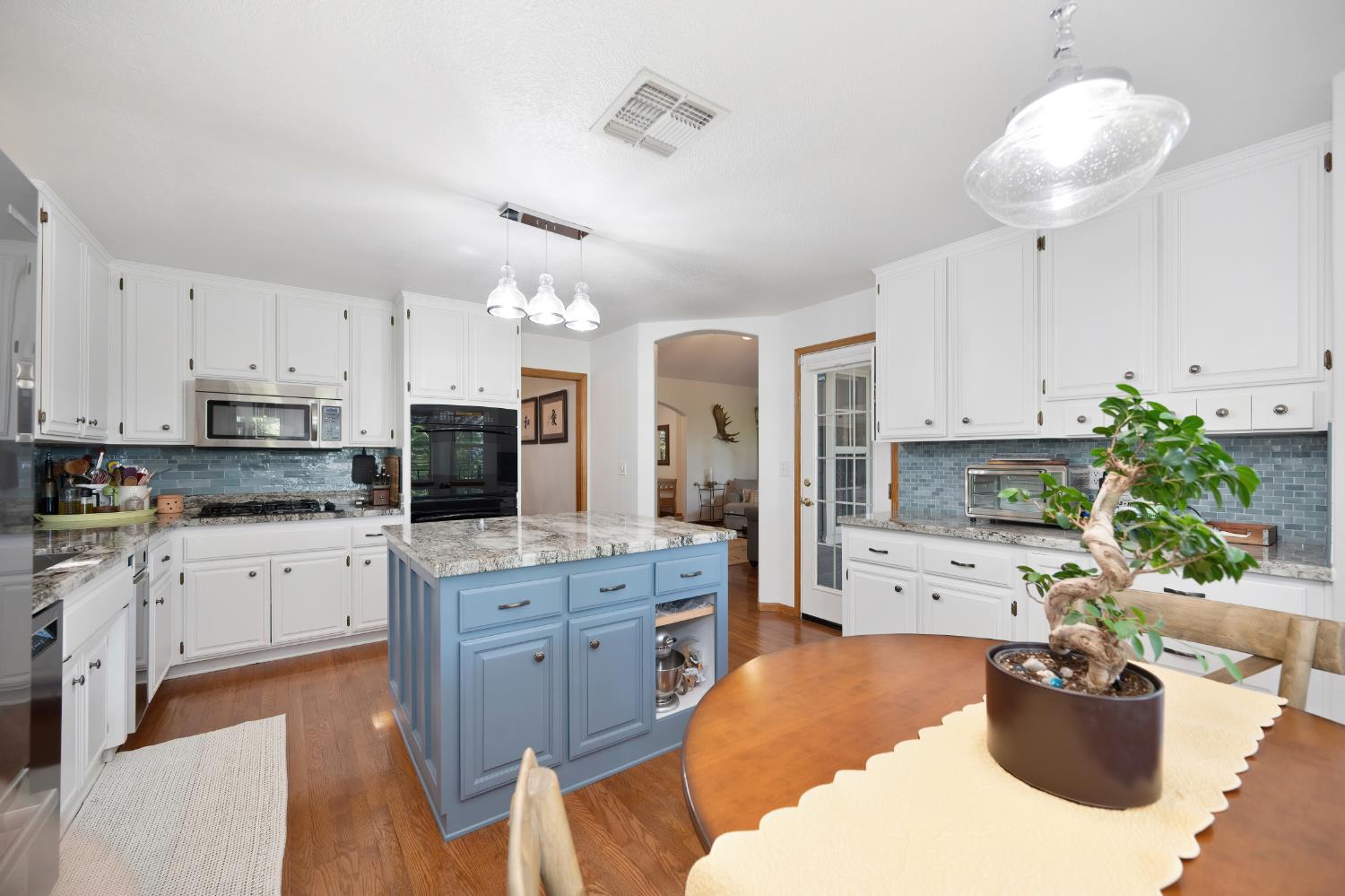 Detail Gallery Image 25 of 93 For 3505 Manzana Ct, Camino,  CA 95709 - 4 Beds | 2 Baths