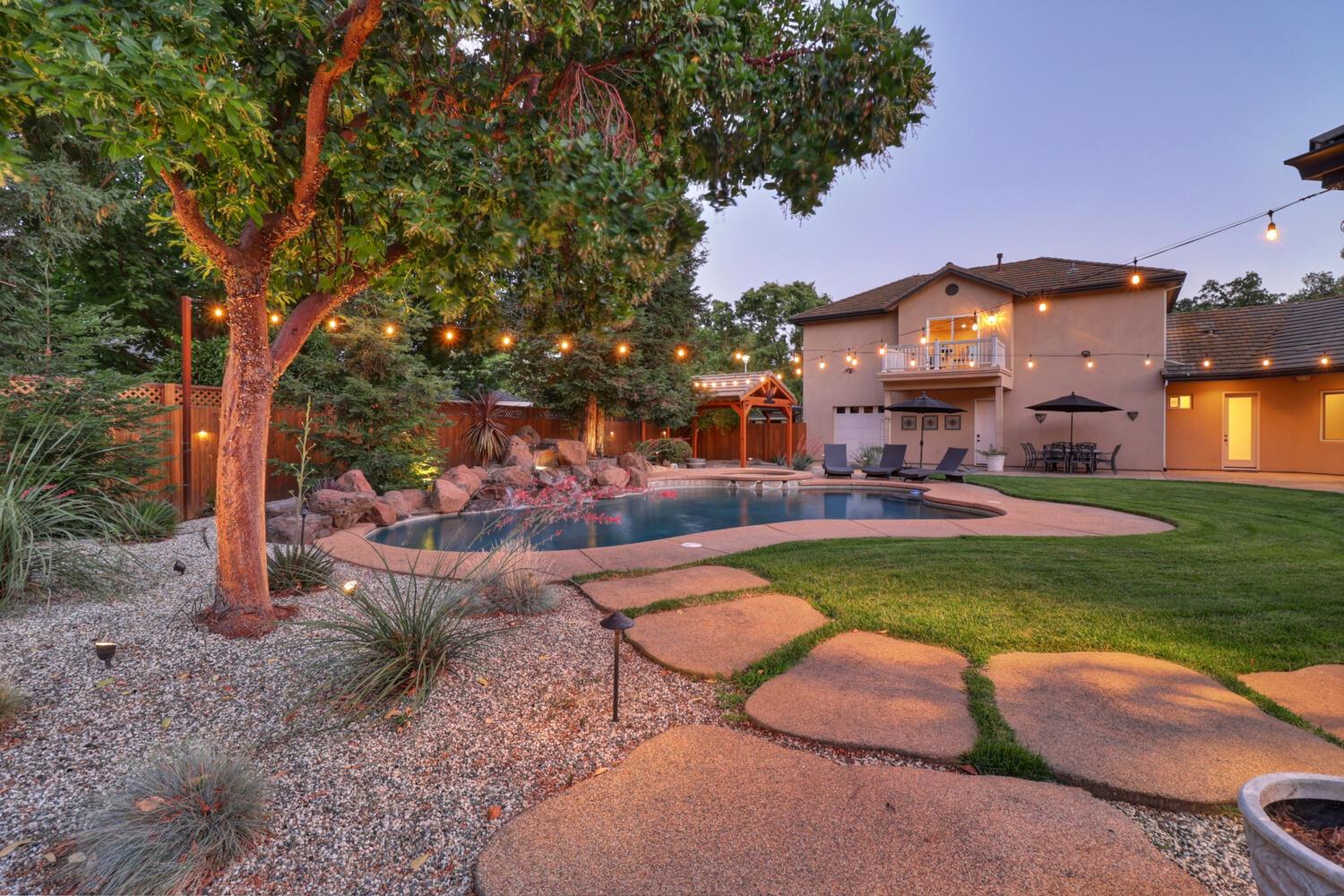 Detail Gallery Image 60 of 72 For 4900 Saint Augustine Dr, Elk Grove,  CA 95758 - 4 Beds | 4 Baths