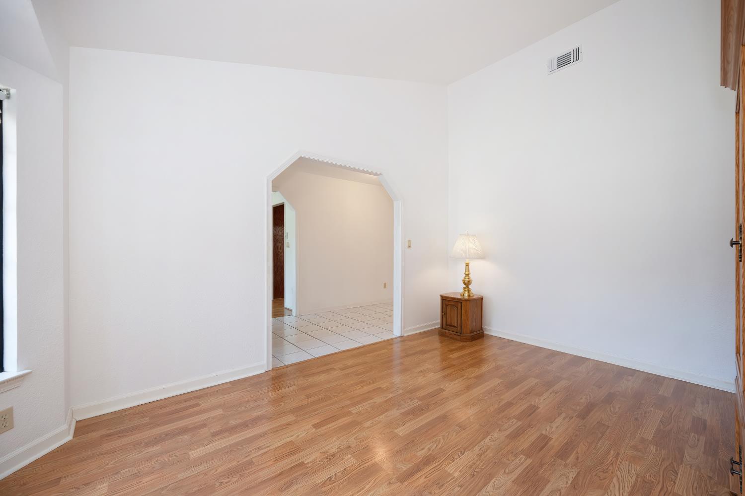 Detail Gallery Image 11 of 53 For 5408 E Brook Way, Elk Grove,  CA 95758 - 3 Beds | 2 Baths