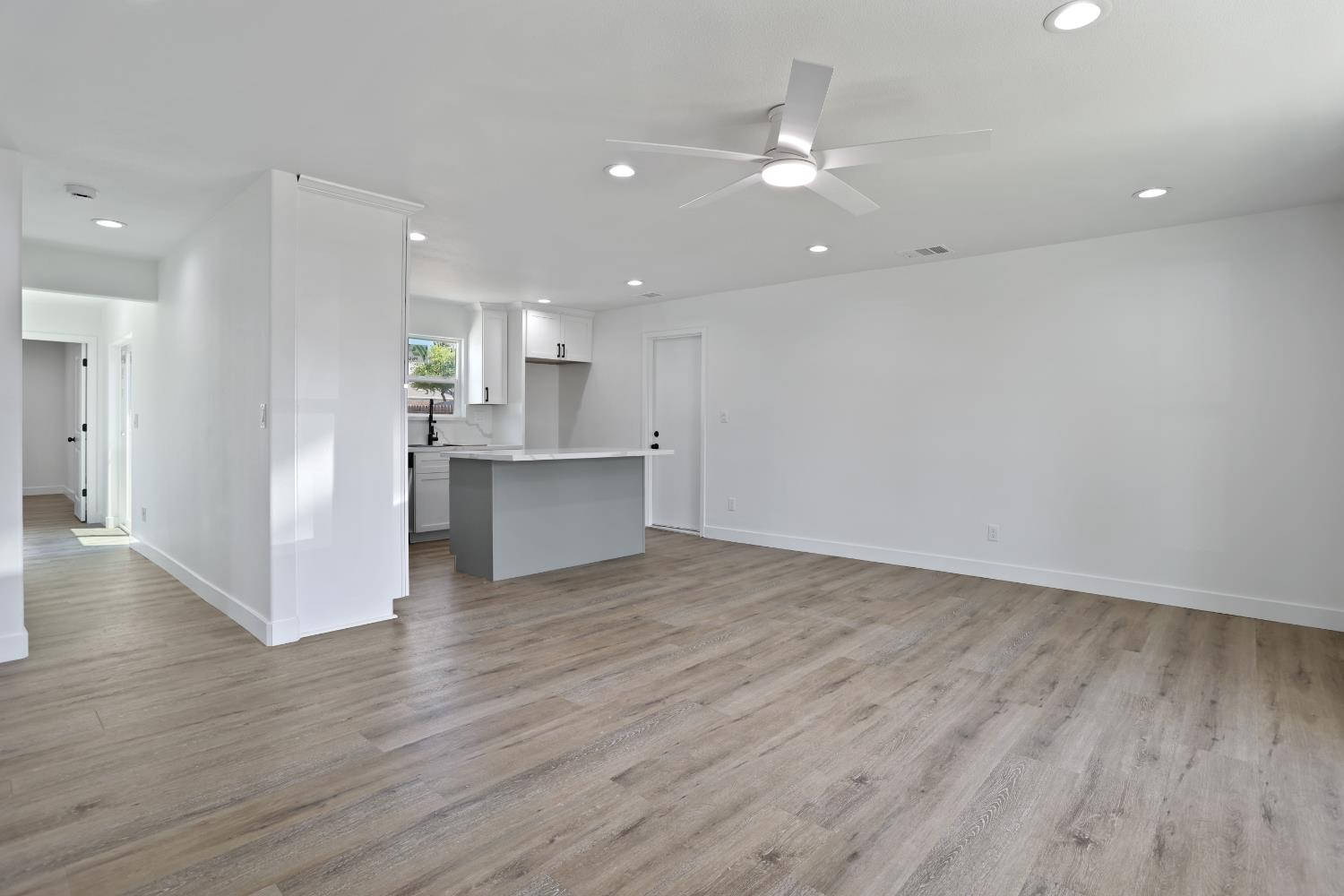 Detail Gallery Image 6 of 27 For 537 Palm Ave, Lodi,  CA 95240 - 4 Beds | 2 Baths