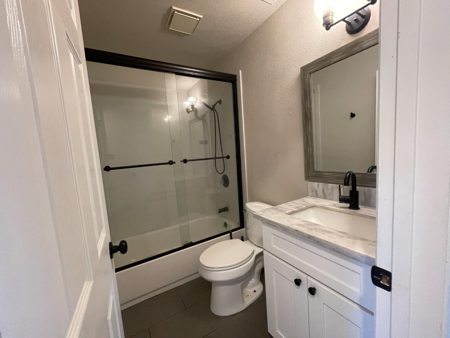 Detail Gallery Image 12 of 32 For 9185 Clendenen Way, Sacramento,  CA 95826 - 3 Beds | 2 Baths