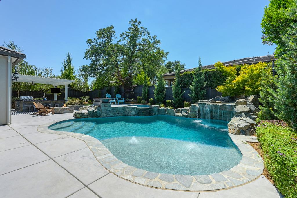Detail Gallery Image 59 of 94 For 689 Oreno Cir, Folsom,  CA 95630 - 5 Beds | 4/1 Baths