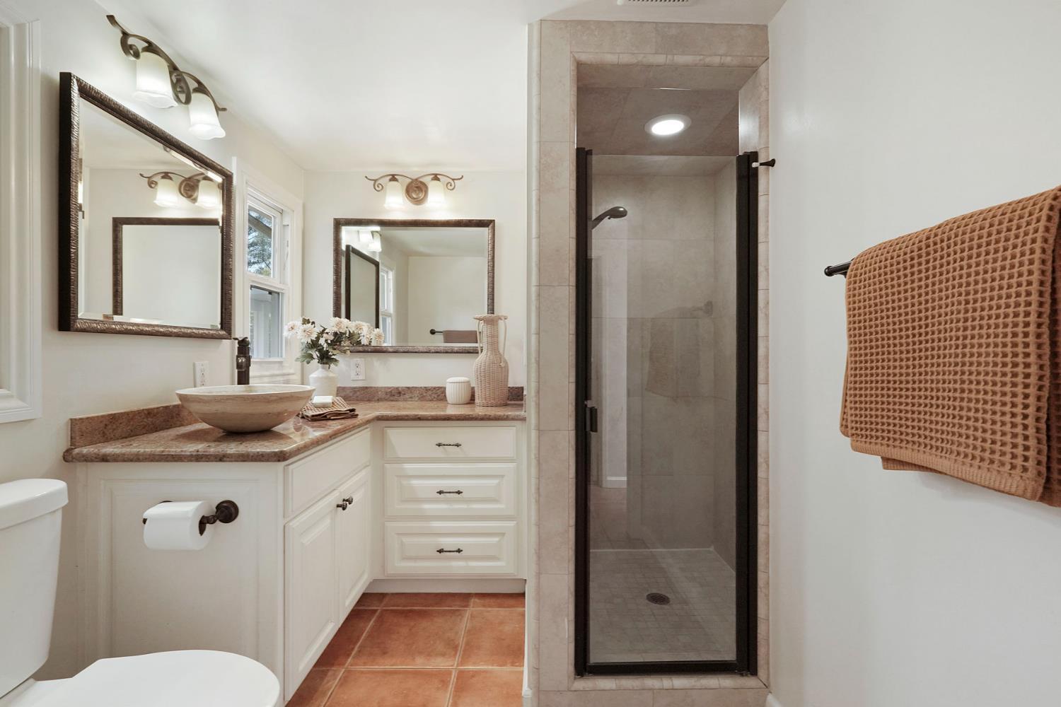 Detail Gallery Image 34 of 52 For 411 King Rd, Roseville,  CA 95678 - 4 Beds | 3 Baths