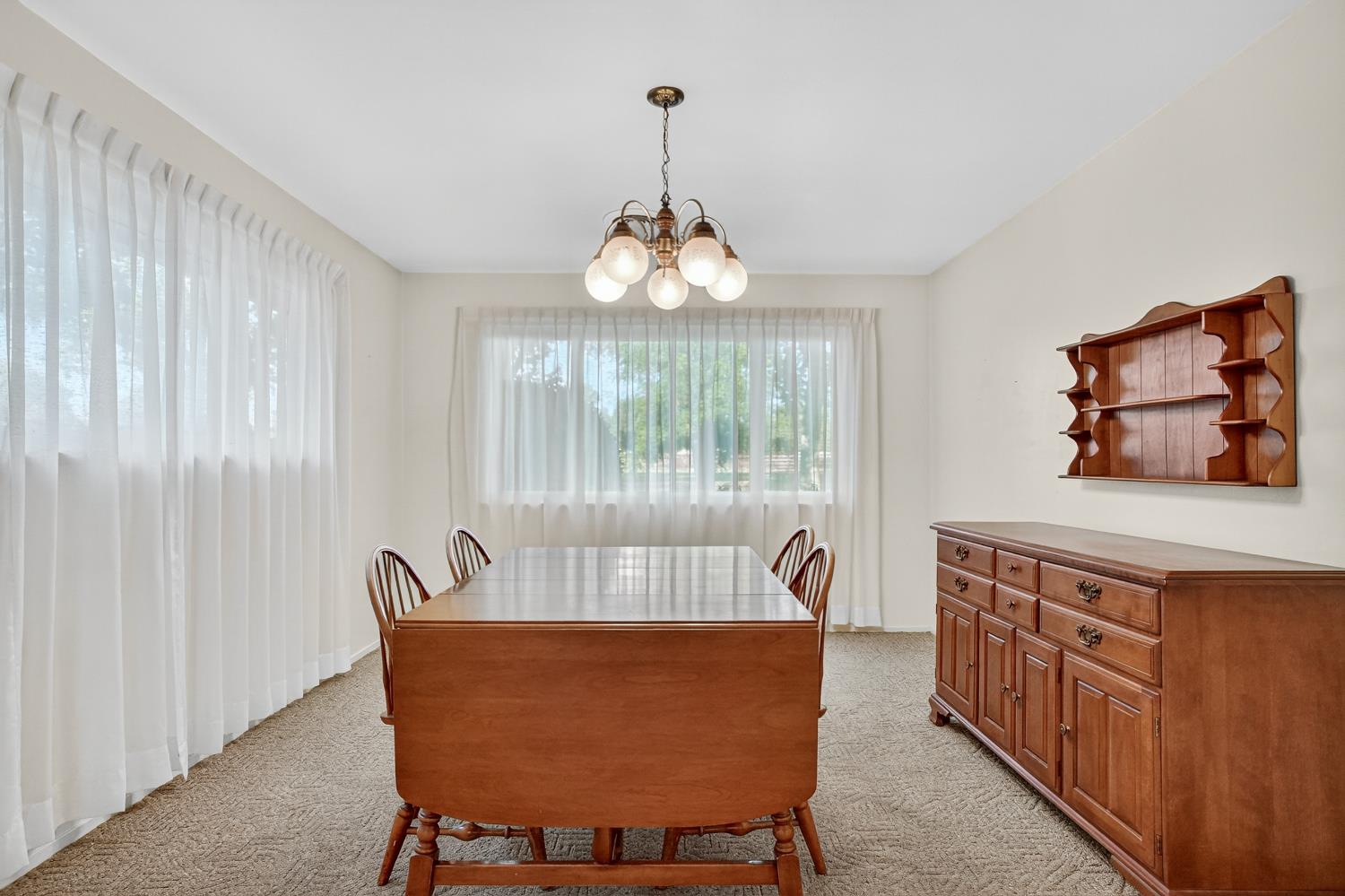 Detail Gallery Image 3 of 22 For 1004 Elm, Woodland,  CA 95695 - 3 Beds | 3 Baths