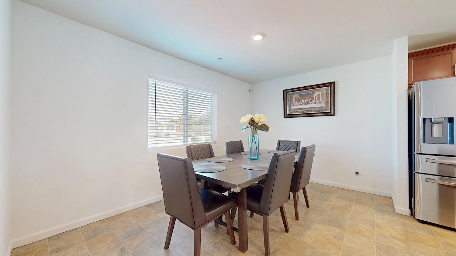 Detail Gallery Image 7 of 44 For 131 Sterling St, Los Banos,  CA 93635 - 3 Beds | 2 Baths