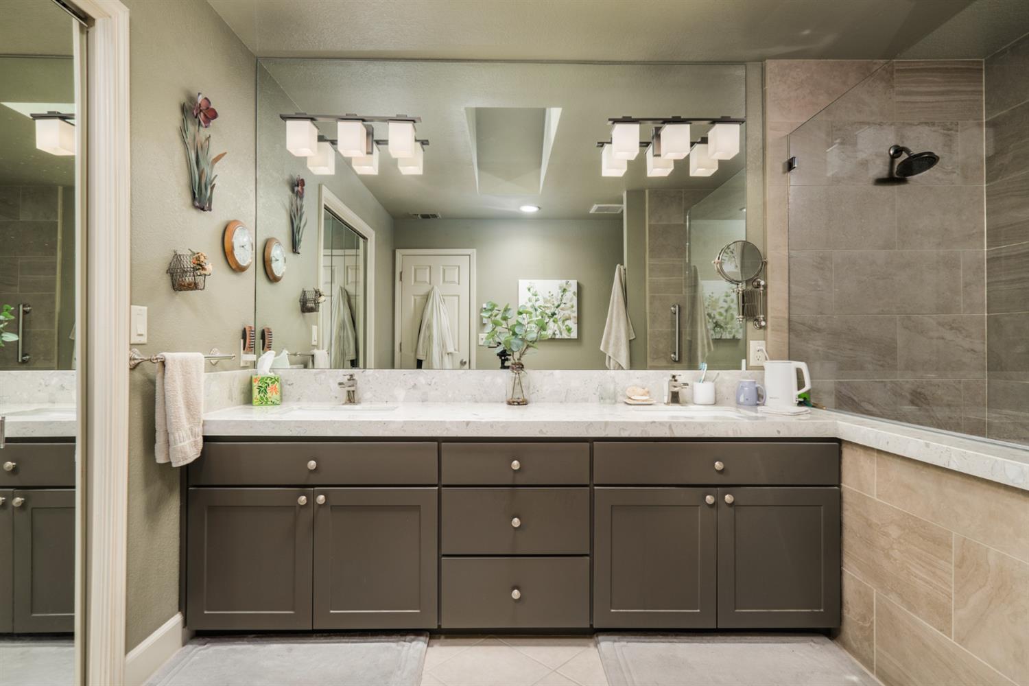 Detail Gallery Image 43 of 63 For 5148 Walnut Place Ln, Carmichael,  CA 95608 - 3 Beds | 2 Baths